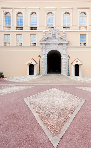 Baroque entrance to the palace of the Prince of Monaco — Stock Photo, Image