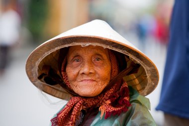 Vietnamca yaşlı kadın