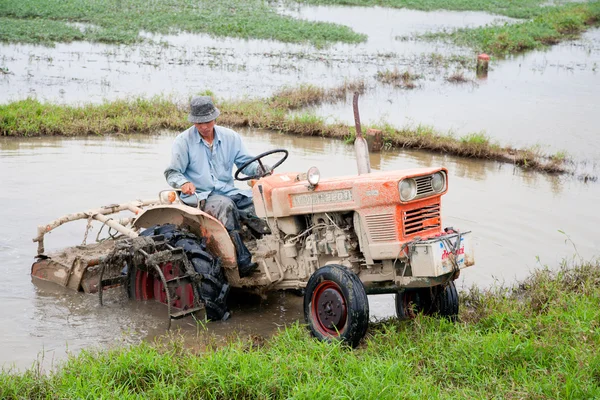 Vietnamese farmer working — Stock Photo, Image