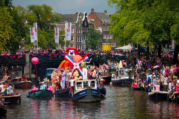 Kanal parade — Stok fotoğraf