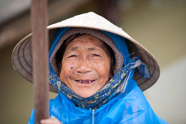 Vietnamese old woman — Stock Photo, Image