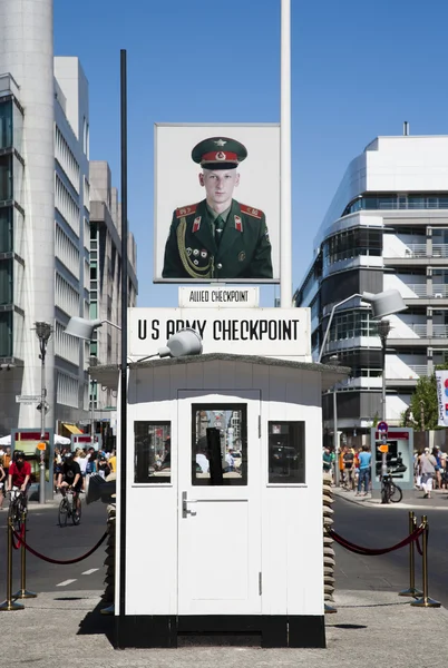 Checkpoint Charlie in Berlin — Stock Photo, Image