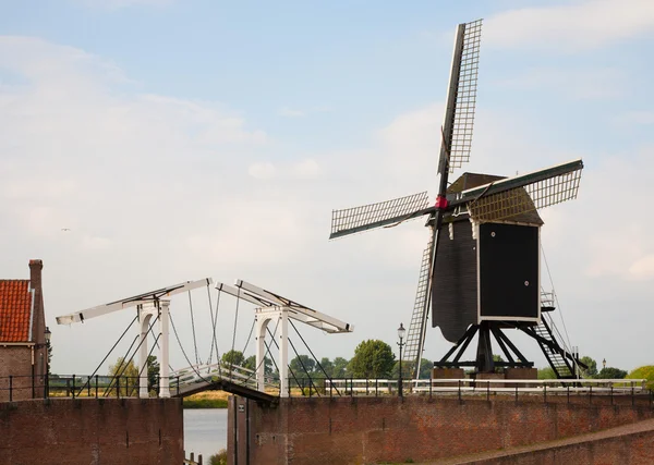 Väderkvarn i heusden — Stockfoto