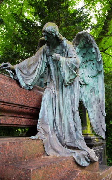 Grab auf dem Melatenfriedhof — Stockfoto