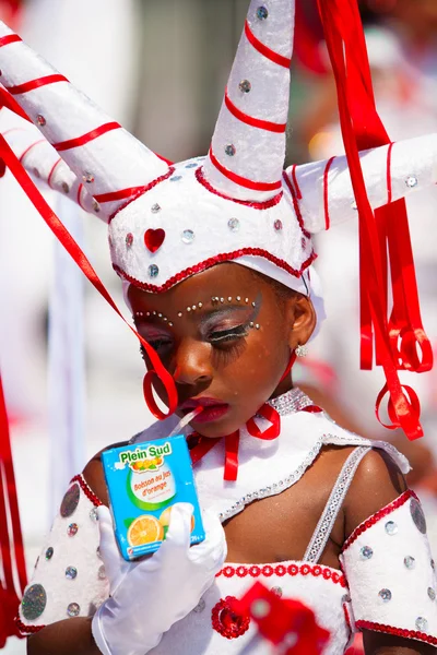 Young carnival dancer in the parade — Stock Photo, Image
