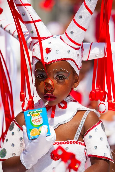 Young carnival dancer in the parade — Stock Photo, Image