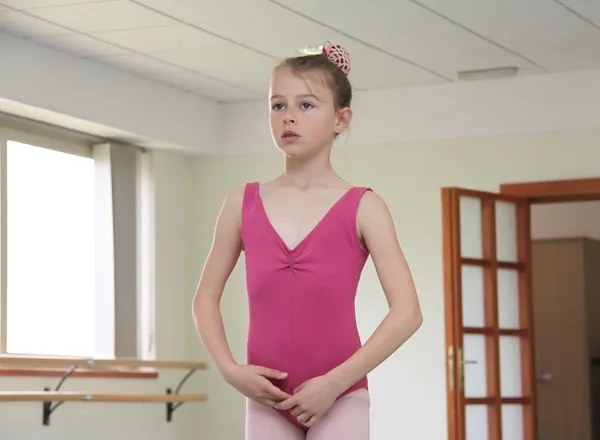 bale dersi sırasında bale kız