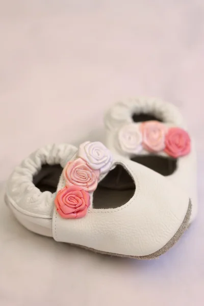 Erste Babyschuhe — Stockfoto