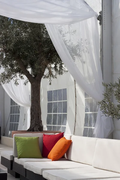 Receptie tent met sofa — Stockfoto