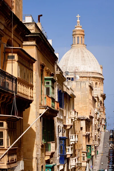 Улица в Валлетте, Мальта — стоковое фото