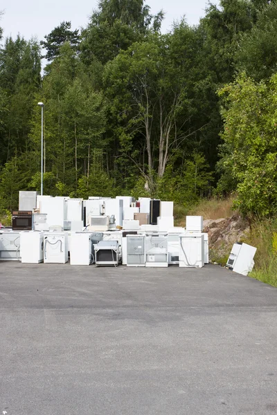 Vecchi frigoriferi spazzatura — Foto Stock