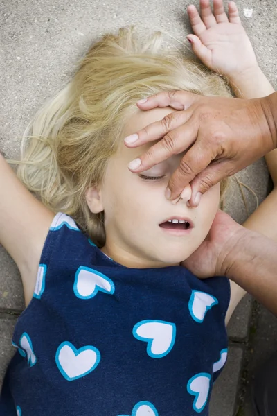 Kind EHBO — Stockfoto