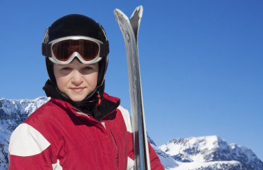 Çocuk kayakları, kask ve Kayak yamacı gözlük