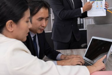 Yönetim kurulundaki meslektaşlarımla iş ve beyin sapı hakkında yaptığım sunum.