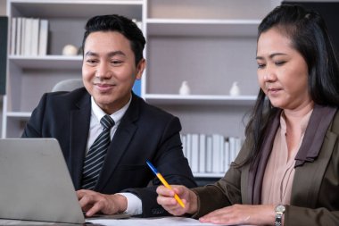 İş ortaklığı ve beyin fırtınası.