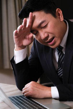 İşadamı, çalışanların iyi çalışmamasından ötürü azarlandı