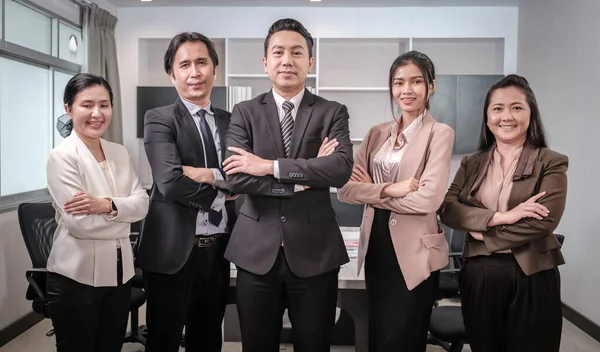 Grupo Empresários Asiáticos Stand Present Coporate Partnership — Fotografia de Stock
