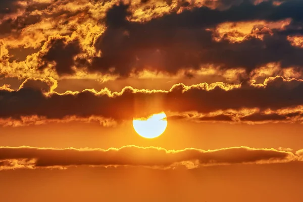 Solen Och Himlen Med Moln Solnedgången — Stockfoto