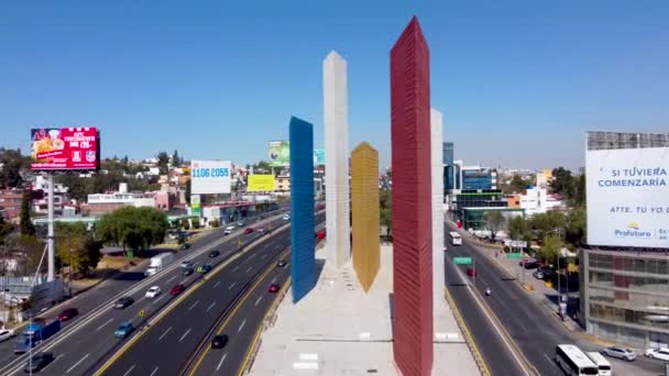 Naucalpan Estado México México Monumento Emblemático Llamado Torres Ciudad Satelite — Vídeos de Stock