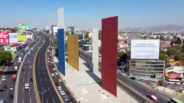 Naucalpan Estado México México Monumento Emblemático Llamado Torres Ciudad Satelite — Vídeos de Stock