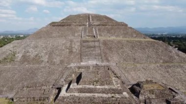 İHA Piramitleri Teotihuacn Meksika Calzada de los Muertos 'da