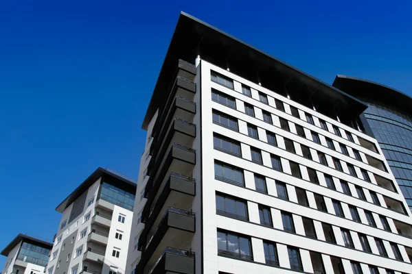 Edificio de oficinas moderno — Foto de Stock