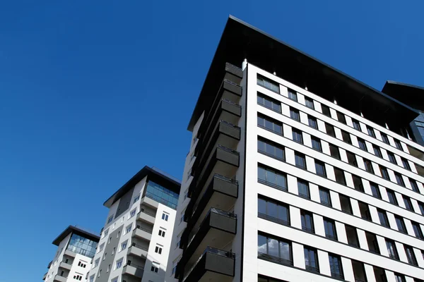 Edificio de oficinas moderno — Foto de Stock