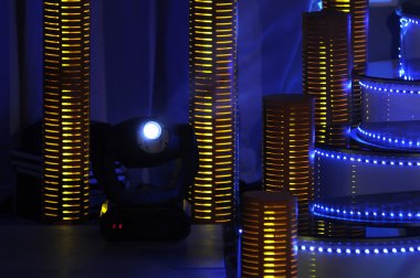 sahne ışıkları - üretim ve çekim tv için hazırlanan studio göster