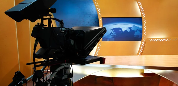 TV-Studio mit Kamera — Stockfoto