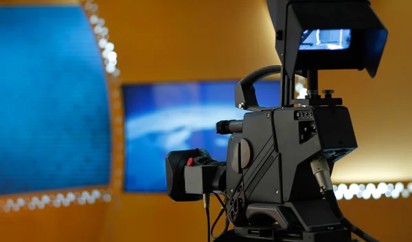 TV-Studio mit Kamera — Stockfoto