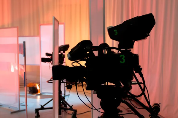 Estúdio de TV com câmera — Fotografia de Stock