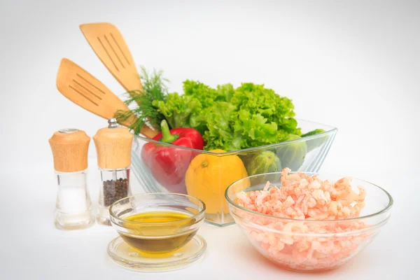 Leichter Salat mit Garnelen — Stockfoto