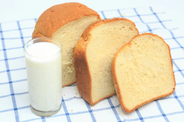 ekmek ve süt masa örtüsü