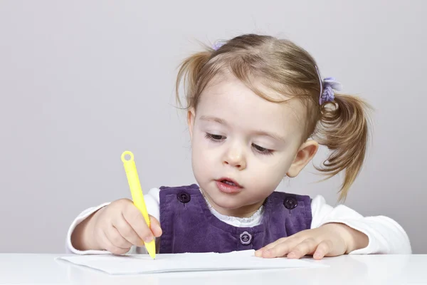 Şirin küçük kız.