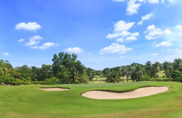 bunker ve yeşil ile Golf Sahası