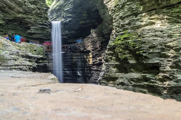 Cascada de la caverna —  Fotos de Stock