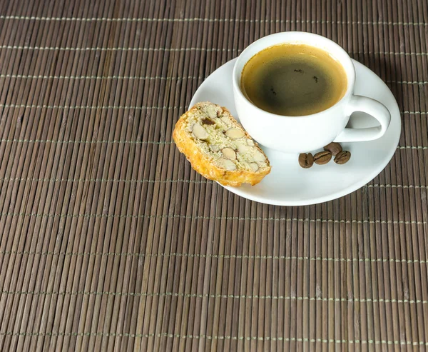 Cup of coffee and biscotti — Stock Photo, Image