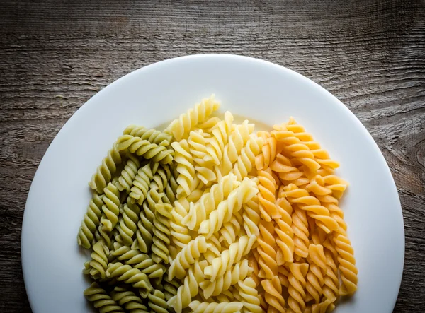 Fusilli pasta italiensk flagg — Stockfoto