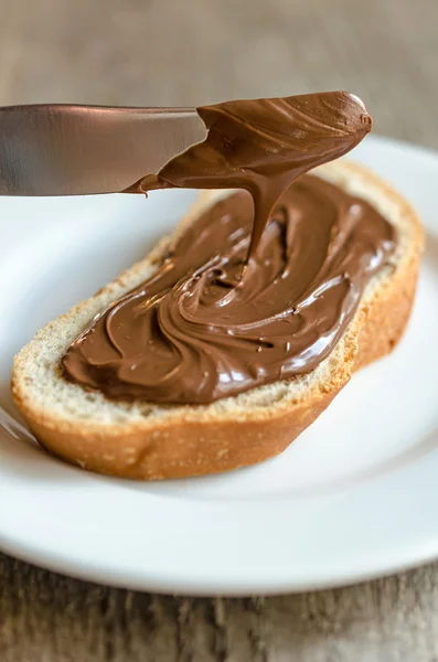 Potongan roti dengan krim cokelat — Stok Foto