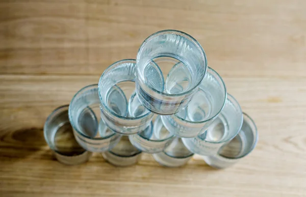 Dziesięciu szklanek wody — Zdjęcie stockowe