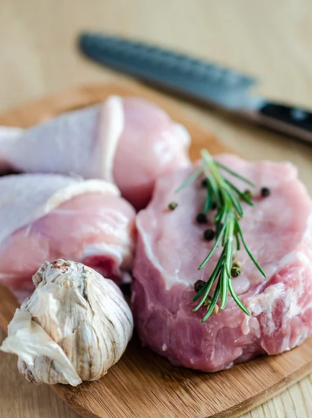 Carne e frango — Fotografia de Stock