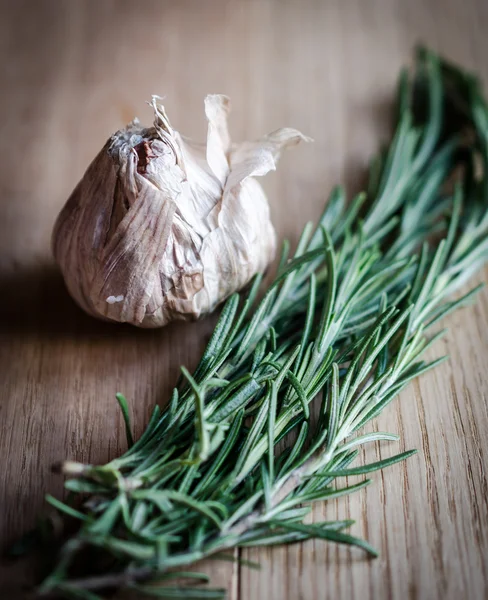 Garlic & rosemary — Stock Photo, Image