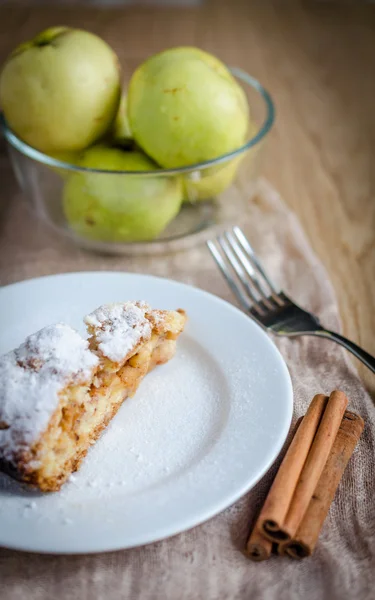 Fatia de torta de maçã — Fotografia de Stock