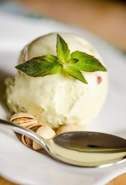 Helado de pistacho —  Fotos de Stock