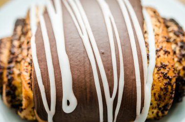 haşhaş çöreği Ganache ile sırlı