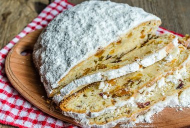 Stollen keki
