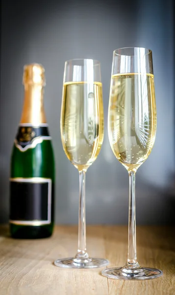 Två glas champagne — Stockfoto