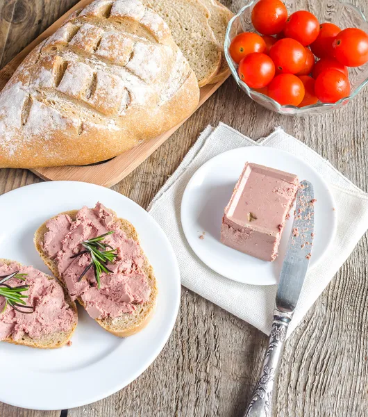 Wholewheat sandwiches with liver pate — Stock Photo, Image