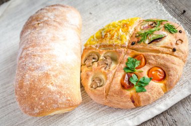 dört bölüm çeşitler ve ciabatta