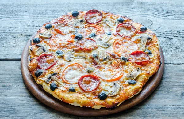 Homemade Regina pizza — Stock Photo, Image